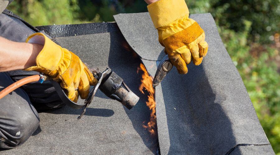 Professional gutter cleaning in Craig, MO